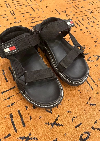 Tommy Hilfiger Siyah Cift Bantli Sandalet