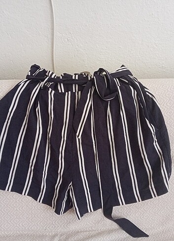 38 Beden H&M yanları cepli beli kuşaklı şort