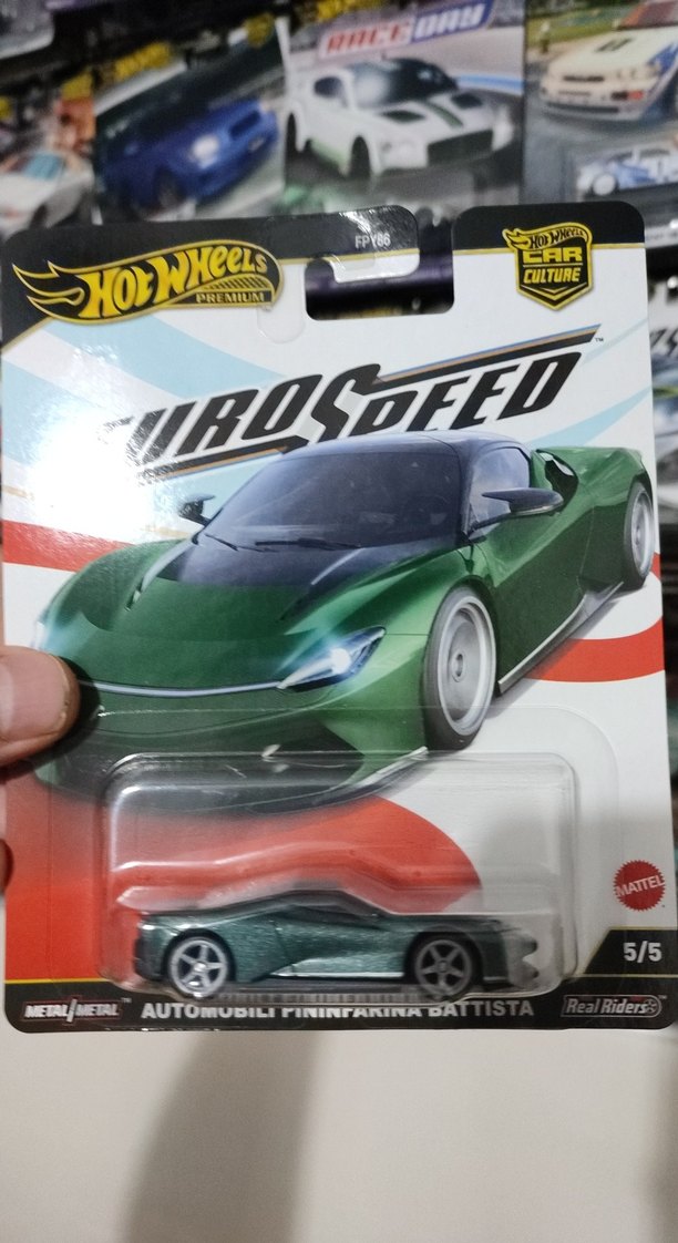 Hot Wheels Yeşil Pininfarina Battista Oyuncak Araba - Görsel 2