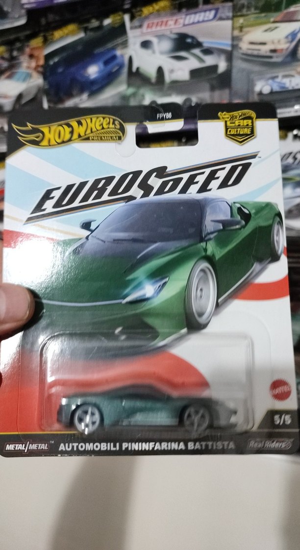Hot Wheels Yeşil Pininfarina Battista Oyuncak Araba - Görsel 3
