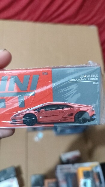 Mini gt lamborghini huracan red