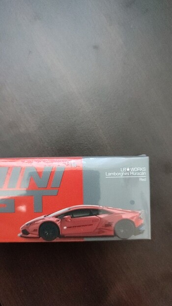 Mini gt lamborghini huracan red