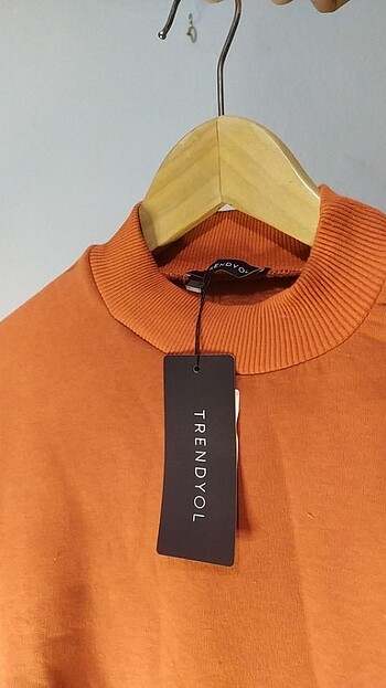 TRENDYOL sweatshirt