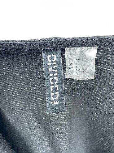 36 Beden siyah Renk H&M Kısa Elbise %70 İndirimli.