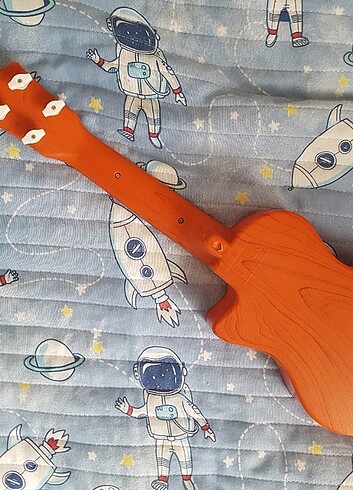 Oyuncak gitar