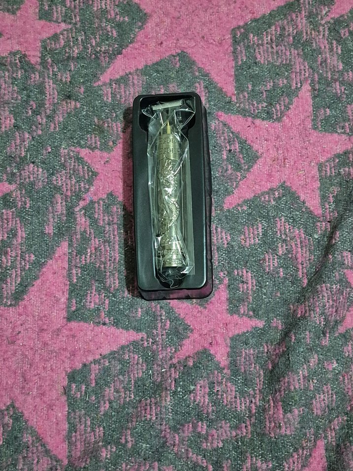 Altın Renkli Parlak Tıraş Makinesi. sıfır - Görsel 4