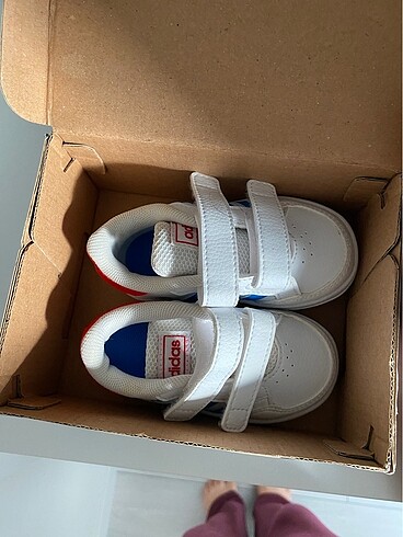 19 Beden Adidas Çocuk Ayakkabısı