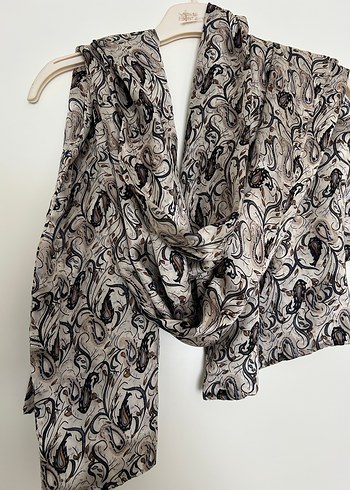 Bej Gri Desenli İpek dokunuşlu Kadın Şal - Görsel 3