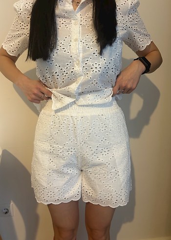 Dantel İşlemeli Beyaz Kısa Kollu Gömlek Şort - Görsel 4