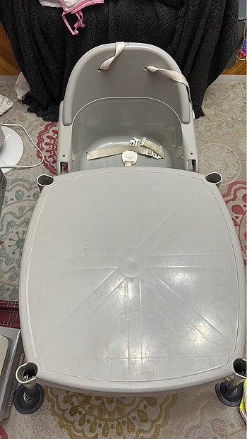 Çalışma masalı mama sandalyesi