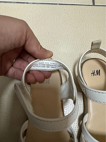 27 Beden beyaz Renk H&M sandalet