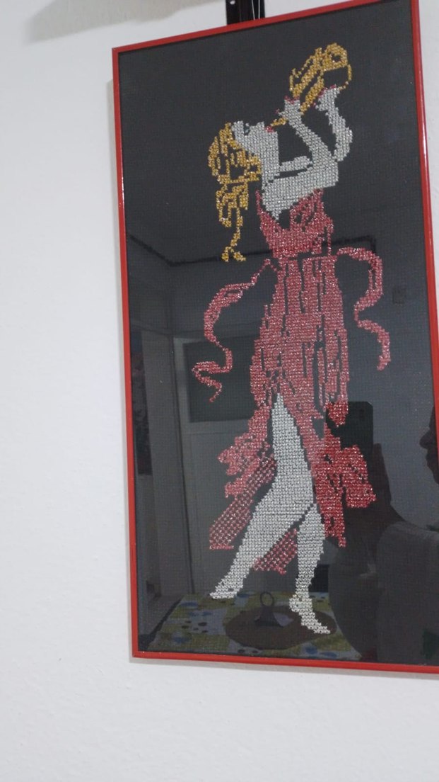 nostaljik Kırmızı Elbiseli Kadın Figürlü Kanaviçe Tablo - Görsel 2