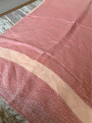 Guess Guess şal