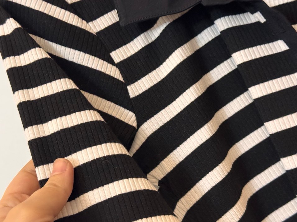 Düğmeli Siyah Beyaz Çizgili Kadın Triko elbise - Görsel 2