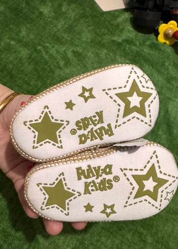 Kız Bebek Renkli Nakışlı Fırfırlı Ayakkabı - Görsel 5