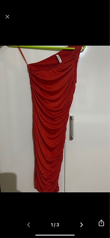 stradivarius s beden drapeli kırmızı elbise