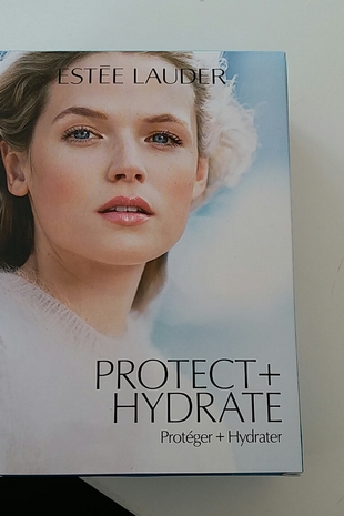 sifir estee lauder protect hydrate