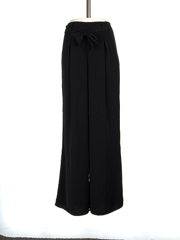 Stradivarius Kumaş Pantolon %70 İndirimli.