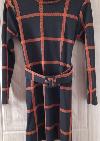 Kahverengi Kareli Uzun Boğazlı Elbise - Görsel 2