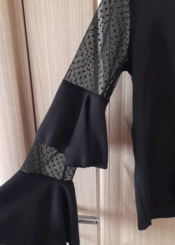 Siyah V Yaka Dantel Detaylı Uzun Kollu Bluz - Görsel 2