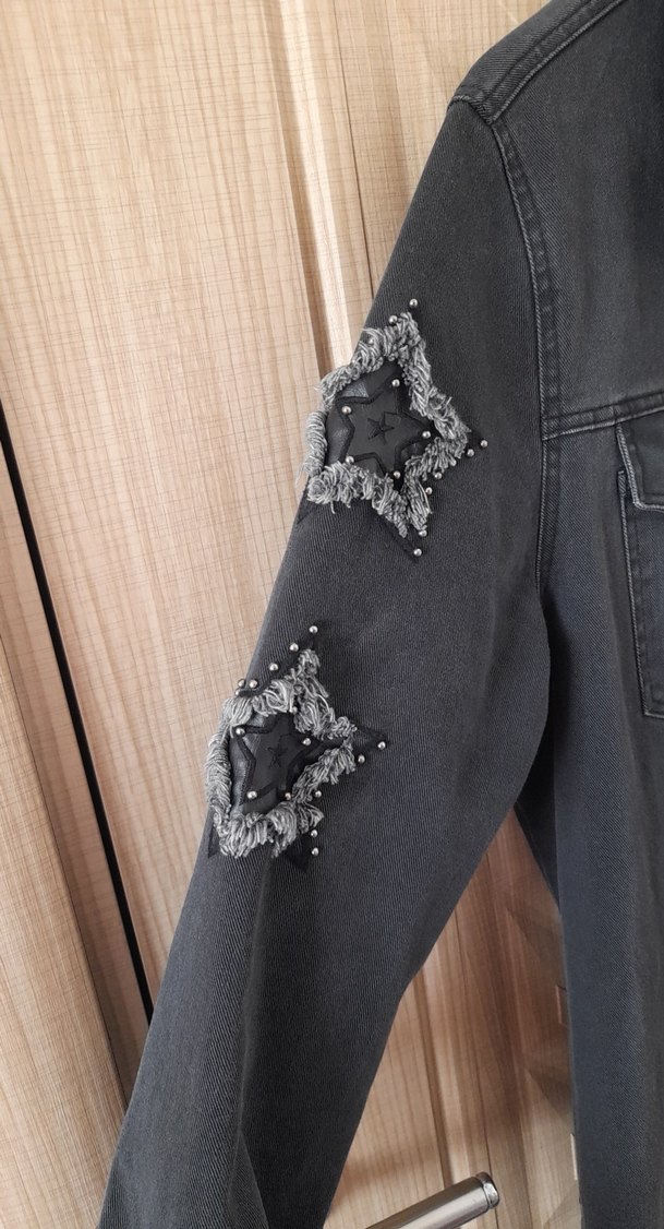 Uzun Siyah Nakışlı Denim Ceket - Görsel 3