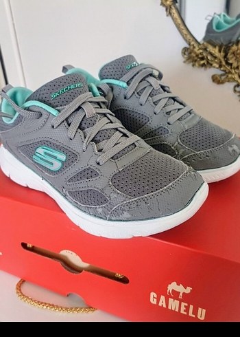 Skechers 37