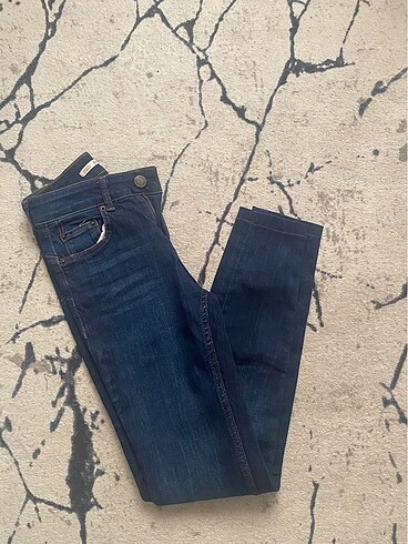 BERSHKA KADIN JEAN