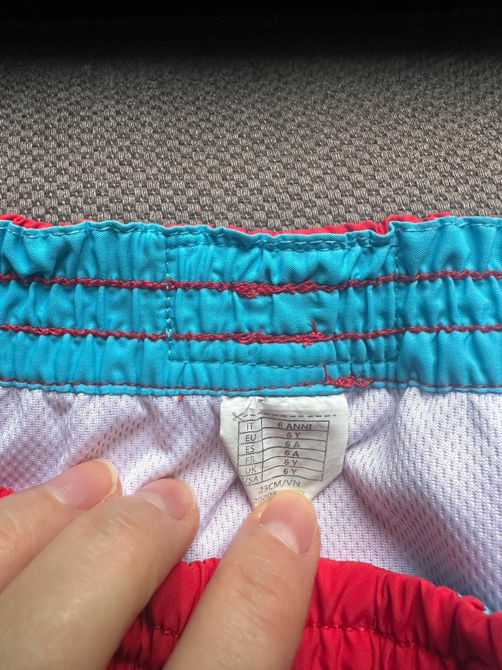 Calzedonia Erkek Çocuk Kırmızı Şeritli Deniz Şortu - Görsel 3