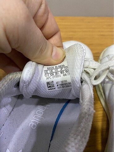 30 Beden beyaz Renk Orjinal Adidas kız çocuk spor ayakkabısı