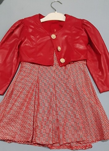 2 yaş kırmızı deri ceketli elbise