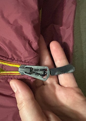 Bordo Kapüşonlu Kadın Şişme Yelek - Görsel 2