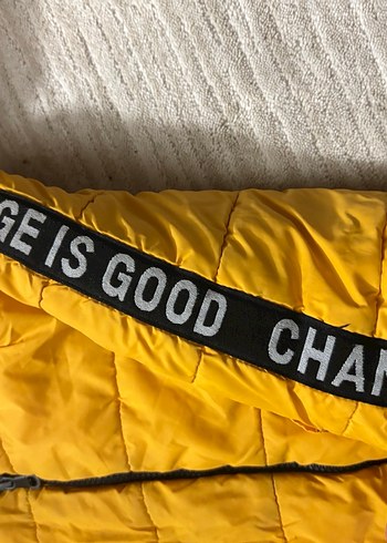 Sarı Kapüşonlu Erkek Çocuk Mont - Görsel 3