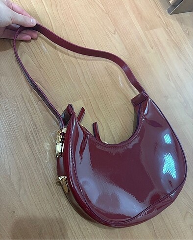 Bordo kol çanta