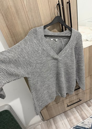 Gri V Yaka Örgü Kadın Kazak - Görsel 4