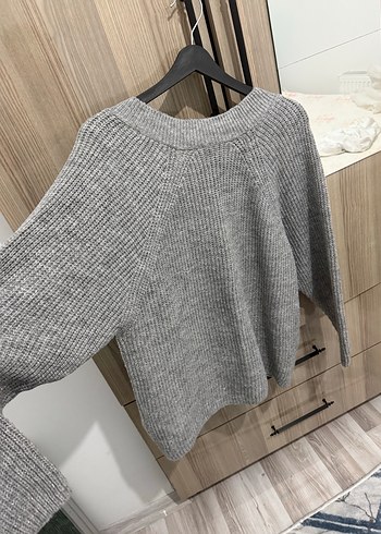 Gri V Yaka Örgü Kadın Kazak - Görsel 3