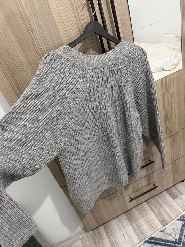 Gri V Yaka Örgü Kadın Kazak - Görsel 3