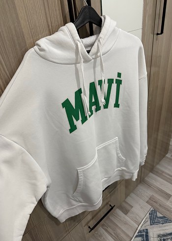 Beyaz Kapüşonlu Mavi Baskılı Sweatshirt - Görsel 2