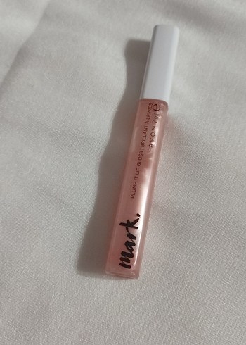 Avon Mark Plump Gloss