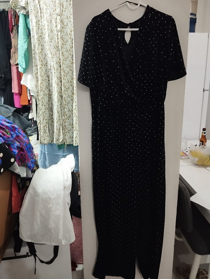 Siyah Taşlı V Yakalı Tulum - Görsel 2