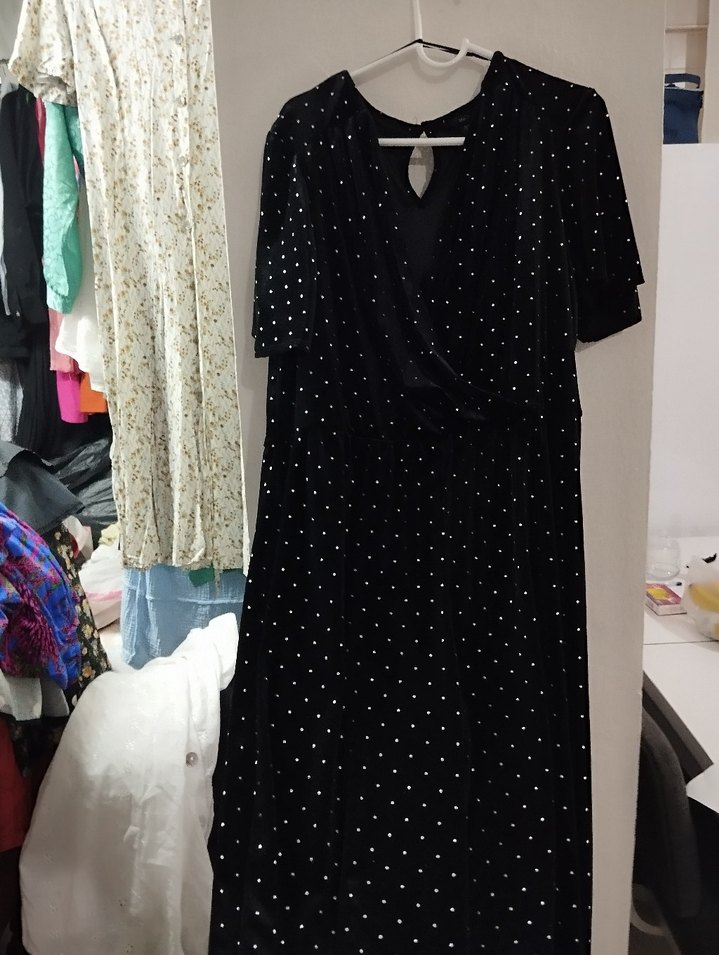 Siyah Taşlı V Yakalı Tulum - Görsel 3