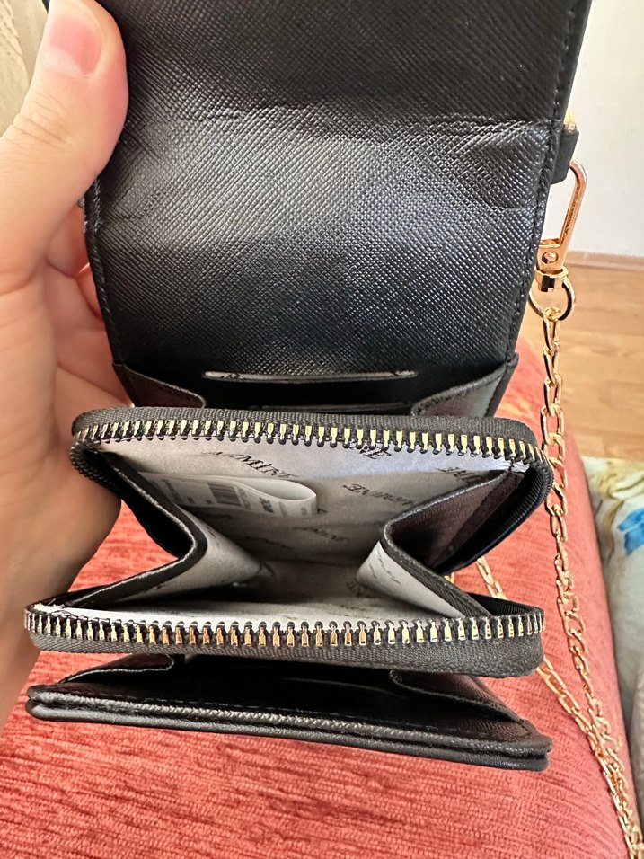 Zincir Detaylı Siyah Deri Çapraz Çanta - Görsel 3