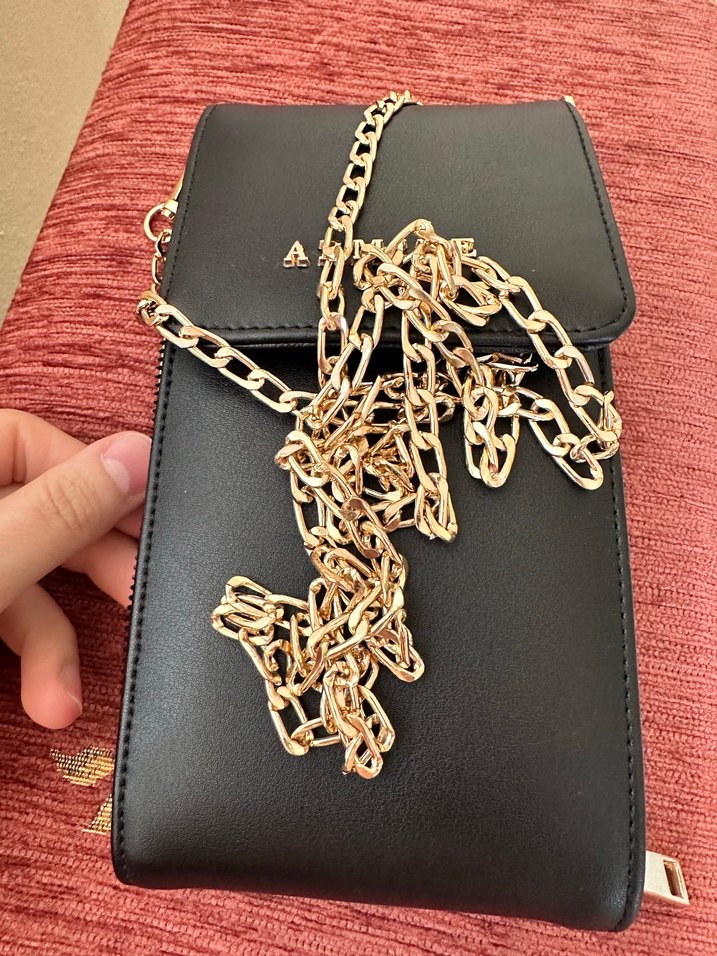 Zincir Detaylı Siyah Deri Çapraz Çanta - Görsel 2