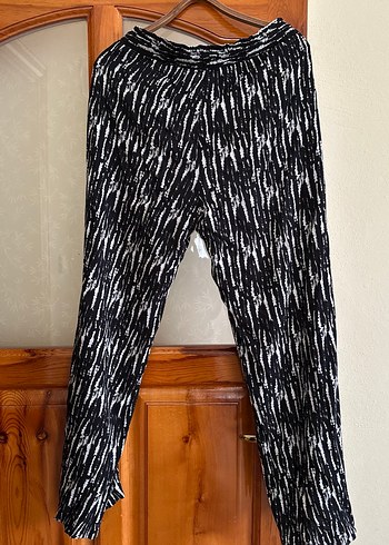 Siyah Zebra Desenli Kadın Pantolon - Görsel 3