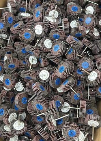 8 adet 80 kum Yaprak zımpara - Görsel 3