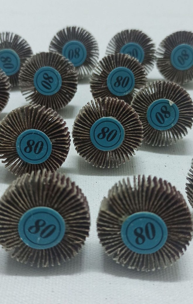 8 adet 80 kum Yaprak zımpara - Görsel 2