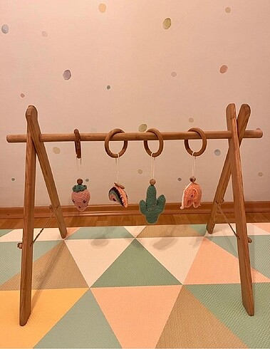 Amigurumi oyuncaklı baby gym