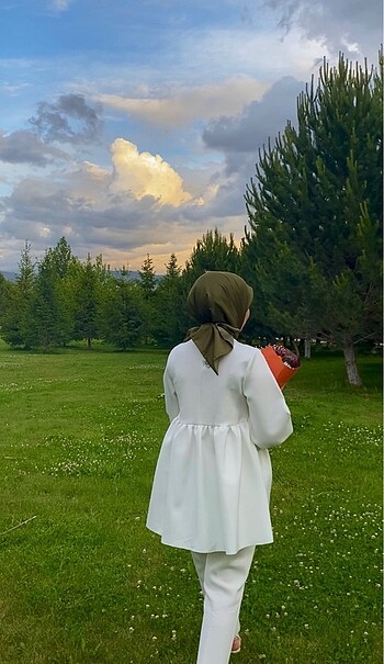 Beyaz taşlı takım