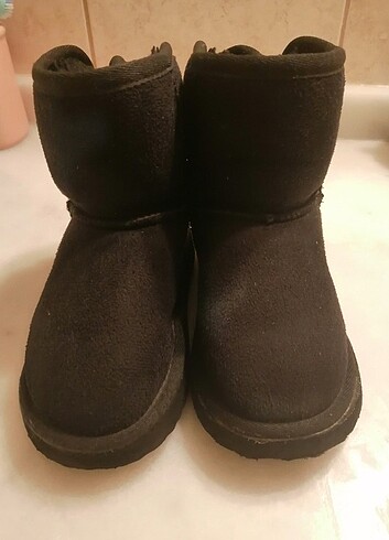 Kotun Ugg bot 27 numara