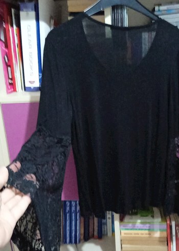 Siyah Dantel Detaylı V Yakalı Kadın Bluz - Görsel 3