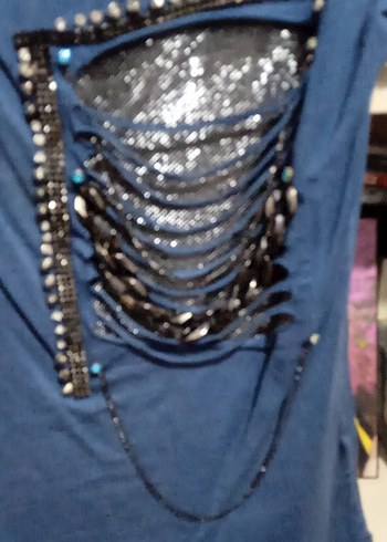 Zincir Detaylı Koyu Mavi Denim Kadın Tişört - Görsel 2